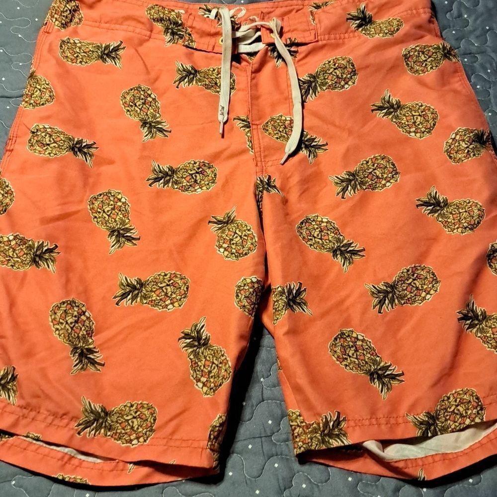 Red Camel pineapple board shorts size 32